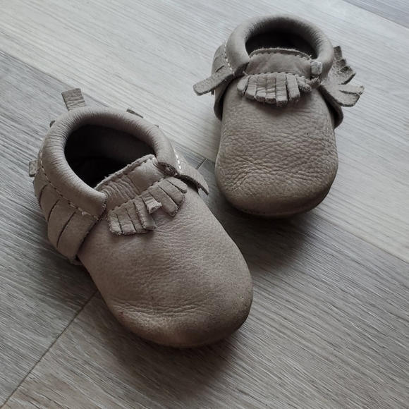 Freshly Picked Size 5 Moccasins (Not A Bundle) - Picture 4 of 7